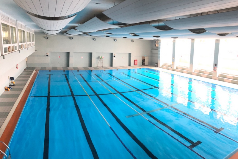 室內(nèi)泳池潮濕不用怕,泳池除濕機來除濕